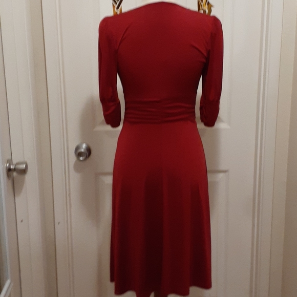Red Wine V-Neck Asymmetrical Dress - Picture 4 of 6
